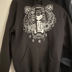 Kenzo hoodie - Storlek M
