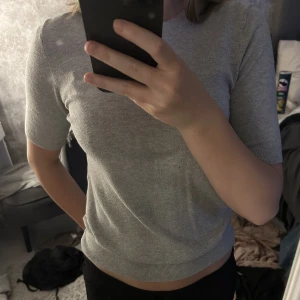 zara tröja - Jätte snygg tröja från zara i storlek S som inte kommer till användning och är i fint skick❤️