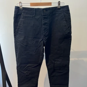 Chinobyxor Jack @ Jones  - Marinblåa chinobyxor ifrån Jack & Jones  Endast prövade  Nypris 699kr Skick 10/10