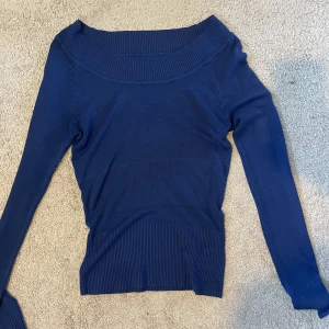 Off sholder  - Off sholder tröja som är super fin på! 