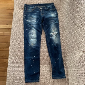  DSQAUARED2 jeans - Äkta jeans som inte används mer, pris kan diskuteras 