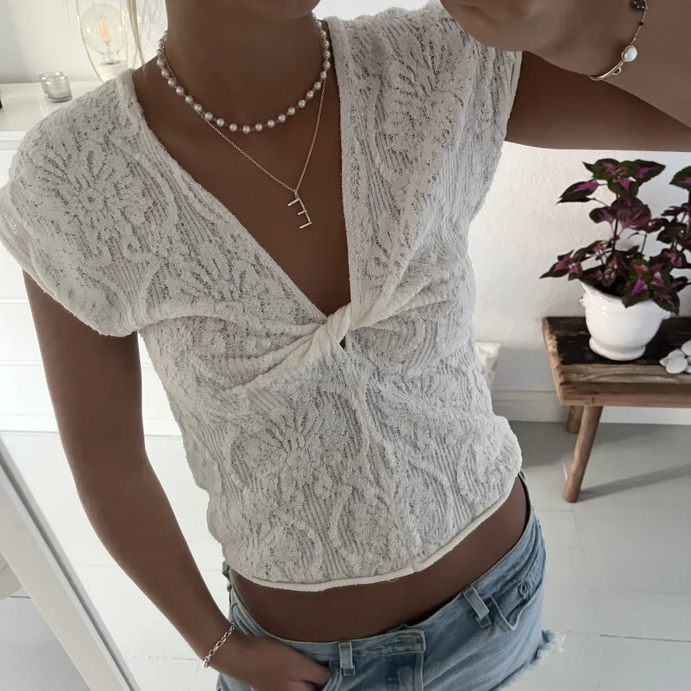 Söt blus/topp från zara, prefekt nu till sommaren 🥰 Super bra skick!. Blusar.