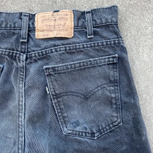 Levi’s Shorts - Jeansshorts från Levi’s. Använt skick med slitage på fram- och bakfickor. 🤟