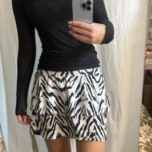 Volangkjol  - Superfin men har ej användning för den längre! 