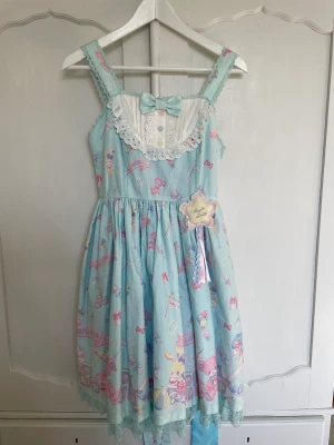 Angelic Pretty klänning - Angelic Pretty ”dreamy baby room”💙 Fint skick, skriv om du har några frågor!