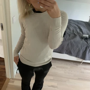 Beige tröja  - Slöjder denna as sköna tröja i strl S pris 130kr❤️