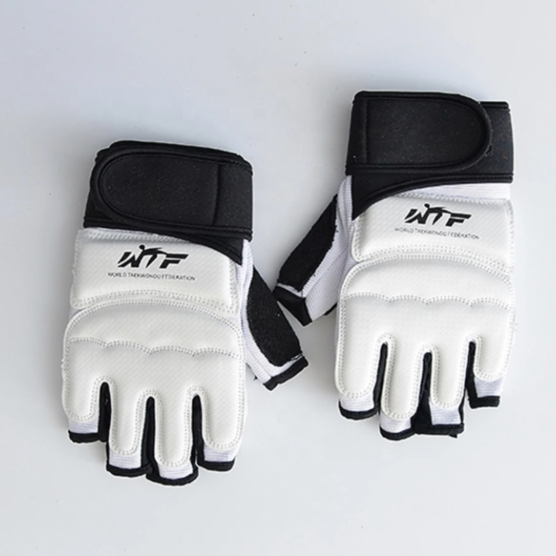 Boxningssäck med handskar - 90