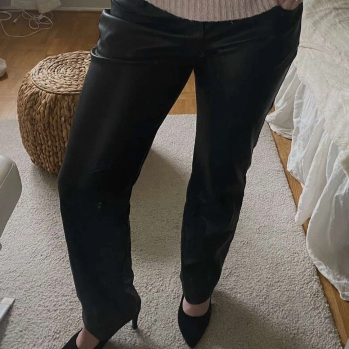 Lågmidjade läderbyxor  - 90