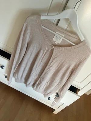 Kofta  - Kofta från Part two. Köpt för ungefär 700kr väldigt bra skick. 