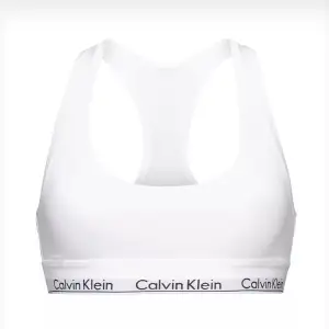 Säljer denna supersköna vita Calvin Klein braletten för endast 80kr  (org pris 399)