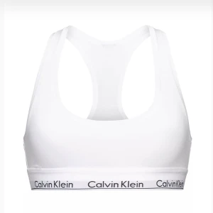 Calvin Klein bh - Säljer denna supersköna vita Calvin Klein braletten för endast 80kr  (org pris 399)