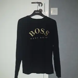 hugo boss tröja top skick nypris 899 säljer för 400 