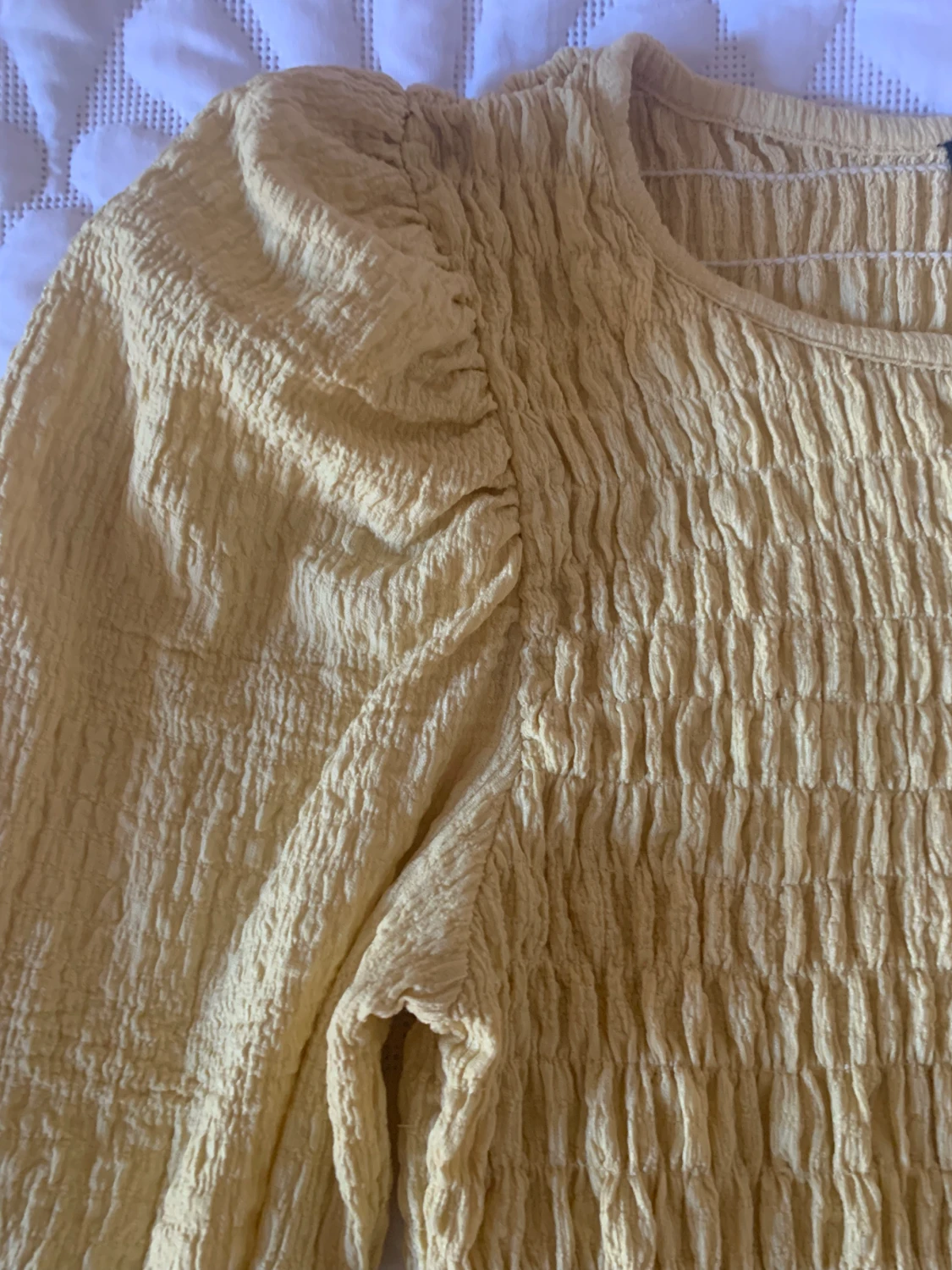 Gult set top och kjol - 90