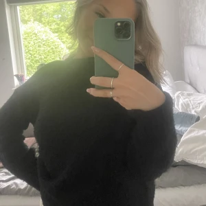 stickad tröja från ZARA - använd men i bra skick!😍