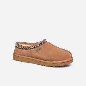 Ugg tasman - Säljer mina ugg tasman i strl 38,5 uggs tasman Chestnut. jättebra skick. Fler bilder kommer. Original box ingår, kvitto bevis finns även!