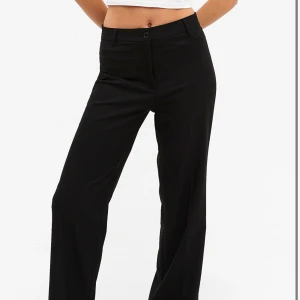 Kostymbyxor - Kostymbyxor från monki🖤