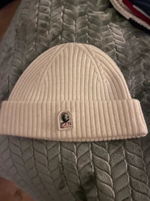 Parajumper mössa - Fin skön mössa 