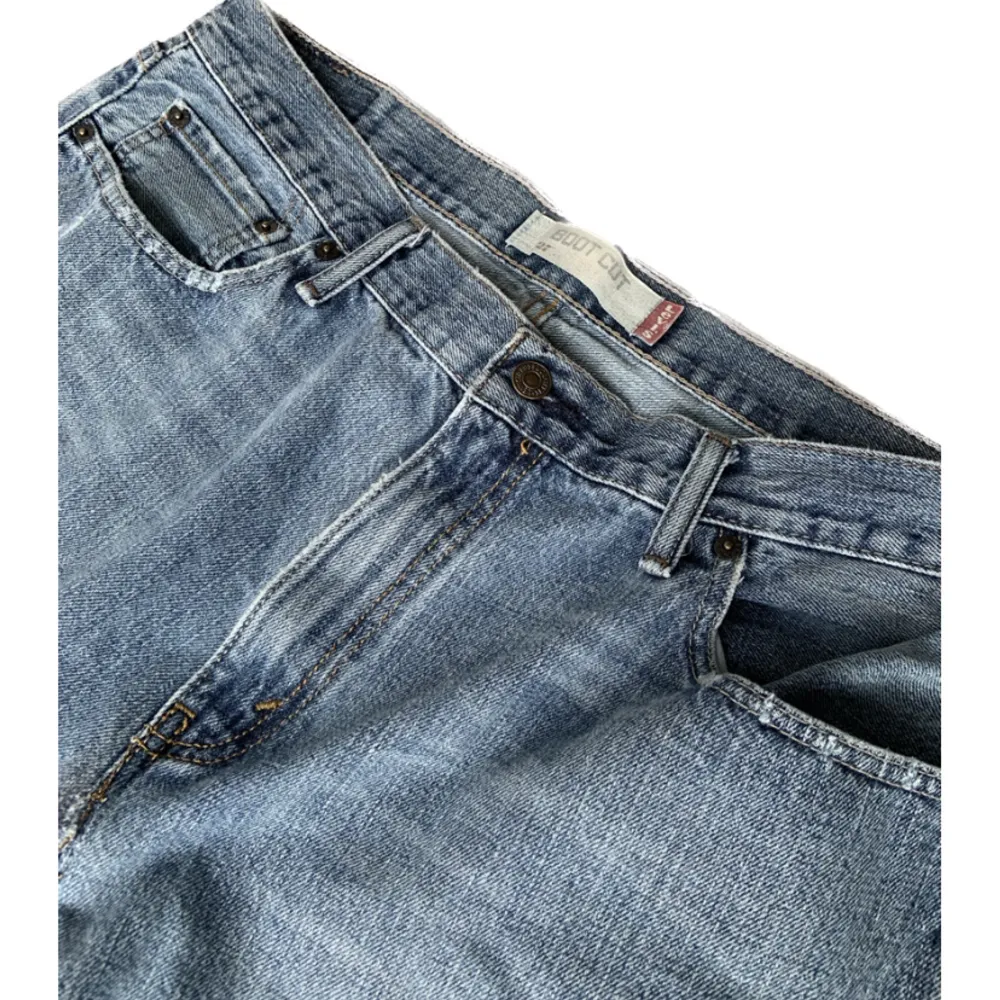 Vintage Levis 527 Bootcut, i ljusblå tvätt.  Storlek 36x30. Condition: 9/10.. Jeans & Byxor.
