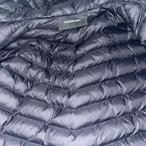 Peak performance jacka - En peak performance jacka i storlek M använts 2 gånger 