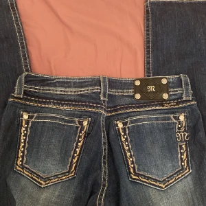 Miss me jeans - Snygga miss me jeans med lite flare. Knappt använda skriv för mått om det är flera intresserade blir det budgivning! Fina y2k 