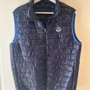 North Sails väst, storlek M - Väst i nyskick knappt använd.