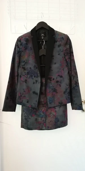 Mango suit - Mango blazer and short skirt with abstract floral pattern in grey, blue and pink. 