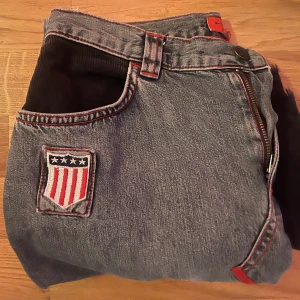 Jeanskjol ONLY  - Jeanskjol från ONLY jeans, fina detaljer 