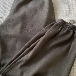 Fleece byxor svarta  - Fint skick  Stl S