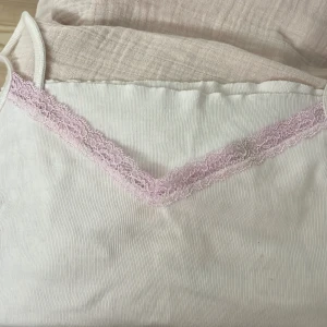 Kort rosa linne - Croppad linne