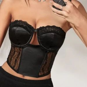 Topp - Super snygg topp som tyvärr för för stor för mig