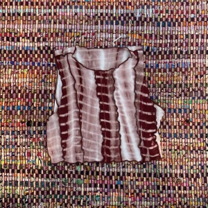 Coolt linne  - Snyggt croppat linne med mönster på sig. Passar till allt! 😽passar som xs/xxs. 