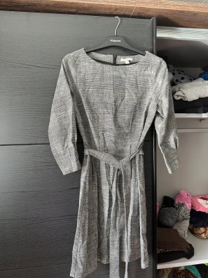 Klänning  - Precis som på bilder