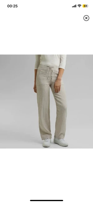 Linnebyxor - Beiga linnebyxor från Esprit, jättesköna men köpte ett par liknande därav säljer jag dessa🥰 Hör av er om ni har frågor det är bara att skriva☺️