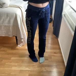 Juicy byxor - Var inte riktigt min stil så har inte använt mycket. Köpta här på plick