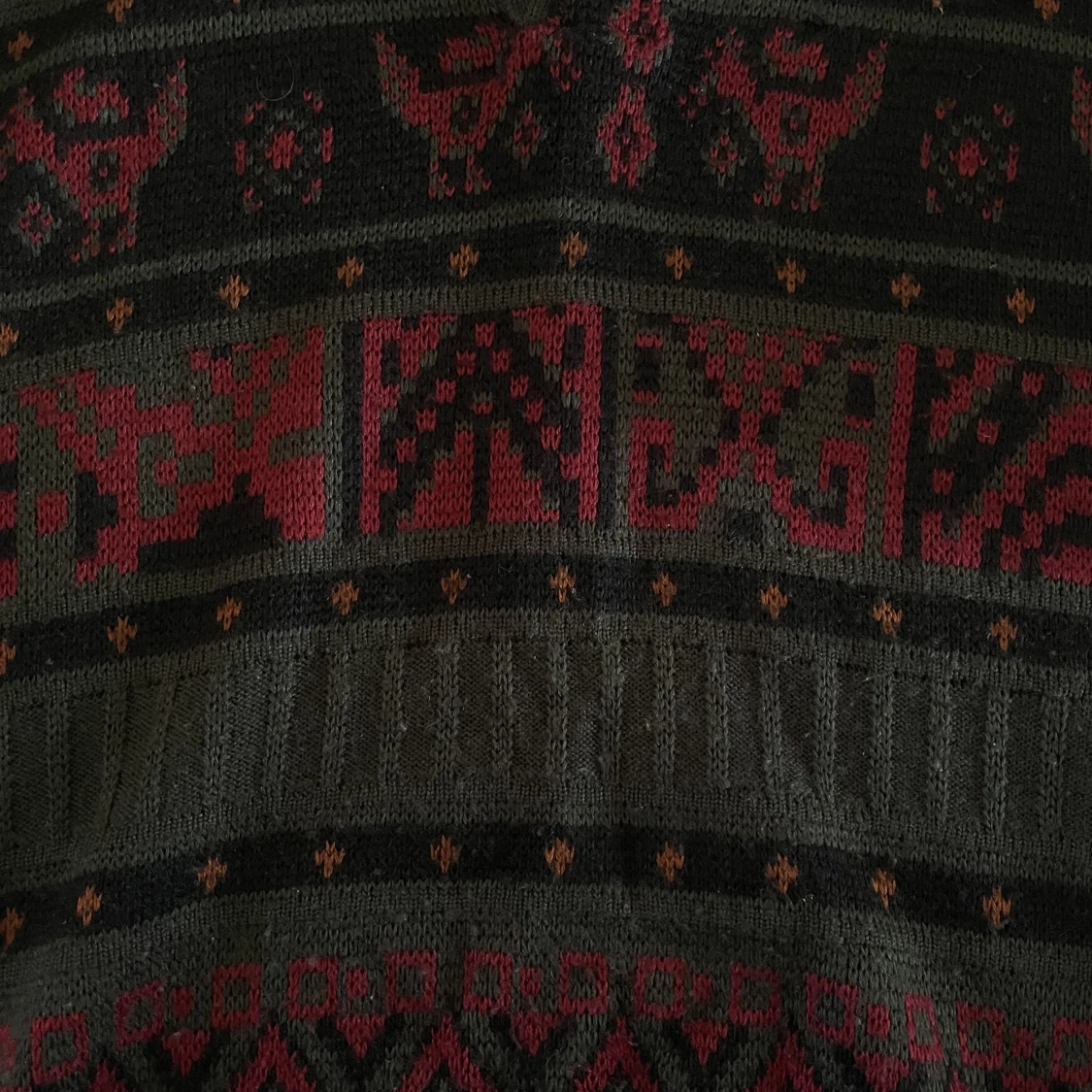 Stickad tröja med mönster - 90