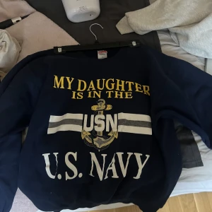 sweatshirt - second hand sweatshirt