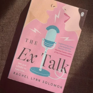 The Ex Talk av Rachel Lynn Solomon - Boken "The Ex Talk" av Rachel Lynn Solomon! Bra skick, inte läst! Nypris för 129kr, säljer för 60! :D