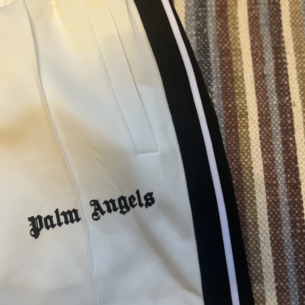 Palm Angels byxor. . Jeans & Byxor.