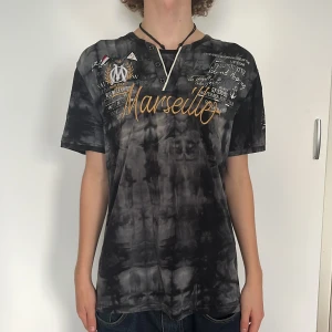 Graphic T-shirt - Cool tröja med tryck.  Hör av er vid frågor