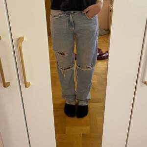 Säljer dessa skit snygga jeans. 💜💜💜