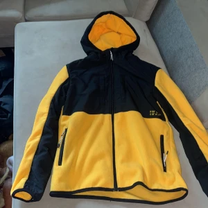 Fleecejacka  - Säljer min fleecejacka, bra skick! 