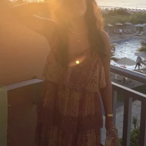 Zara klänning  - Säljer nu min zara klänning då den inte kommer användning. Ny skicka nästa aldrig använd💗