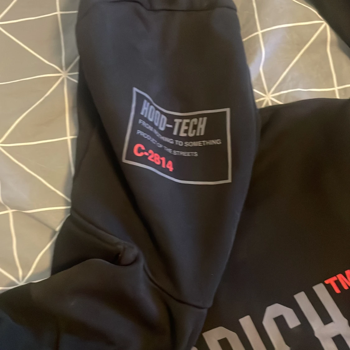 Svart hoodrich  - 91