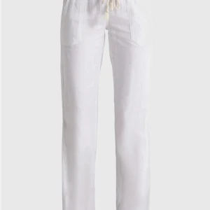 Roxy Linnebyxor - Äkta Roxy linnebyxor. Fint skick bara använda 3 gånger.