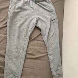 Nike byxor för snabba personer - Nike byxor i använt skick 