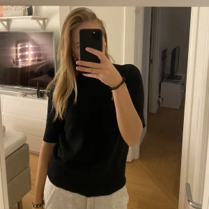 Trekvartsärmad tröja - Säljer denna fina trekvartsärmade tröja i storlek s🫶🏽