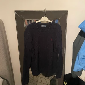 Stickad Ralph lauren tröja  - Ralph Lauren tröja i storleken S 