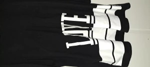 Lång tjocktröja  - Lång tjocktröja liten i storlek 