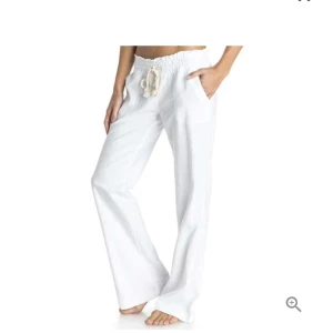 Linne byxor - Fina linnebyxor som jag säljer då de inte satt som jag önskat på mig! Det kom precis fram så  de har aldrig användts. Pris+ frakt💗 skriv för fler bilder eller funderingar! Pris kan diskuteras