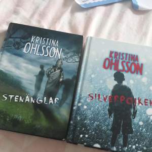 2 böcker från Kristina Ohlsson. Böckerna håller ihop och är del av en serie av böcker. Det ör olika mysterium osv. Jätte bra böcker  1-120 Båda för 200